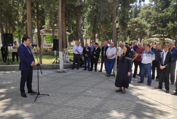 "Azəriqaz"ın Baş direktorunun müavini problemləri dinlədi - FOTOLAR